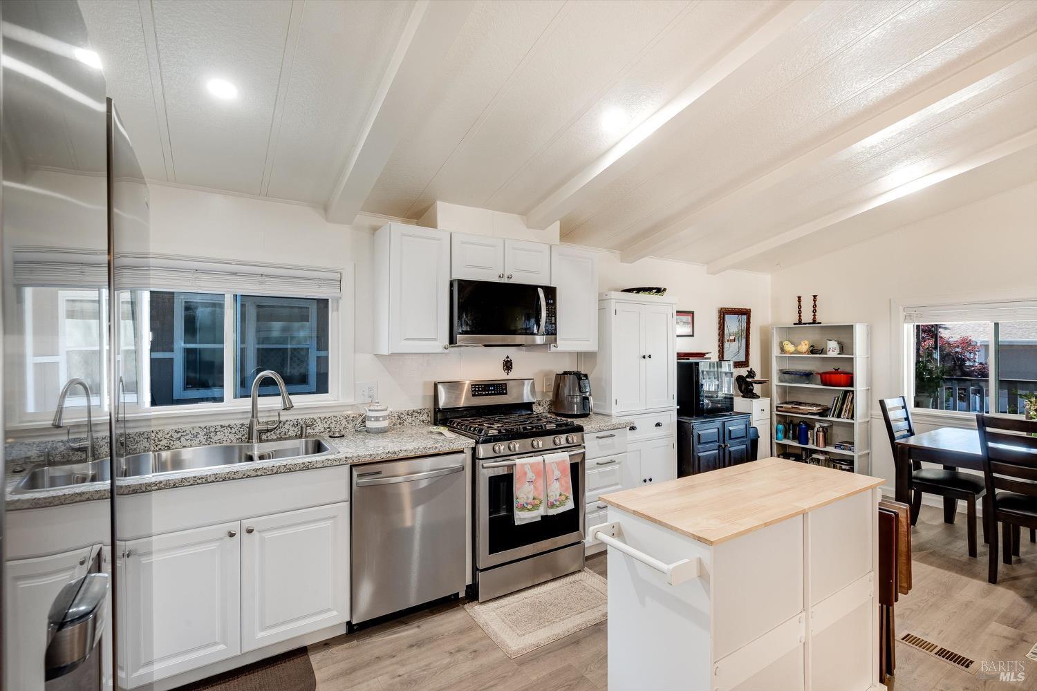 5306 Rexford Way Santa Rosa, CA 95403 - Photo 8 of 20