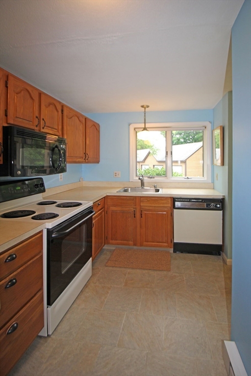 575 Bridge Road, Unit 112 Northampton, MA 01062 - Photo 6 of 19 Gallery Image 6