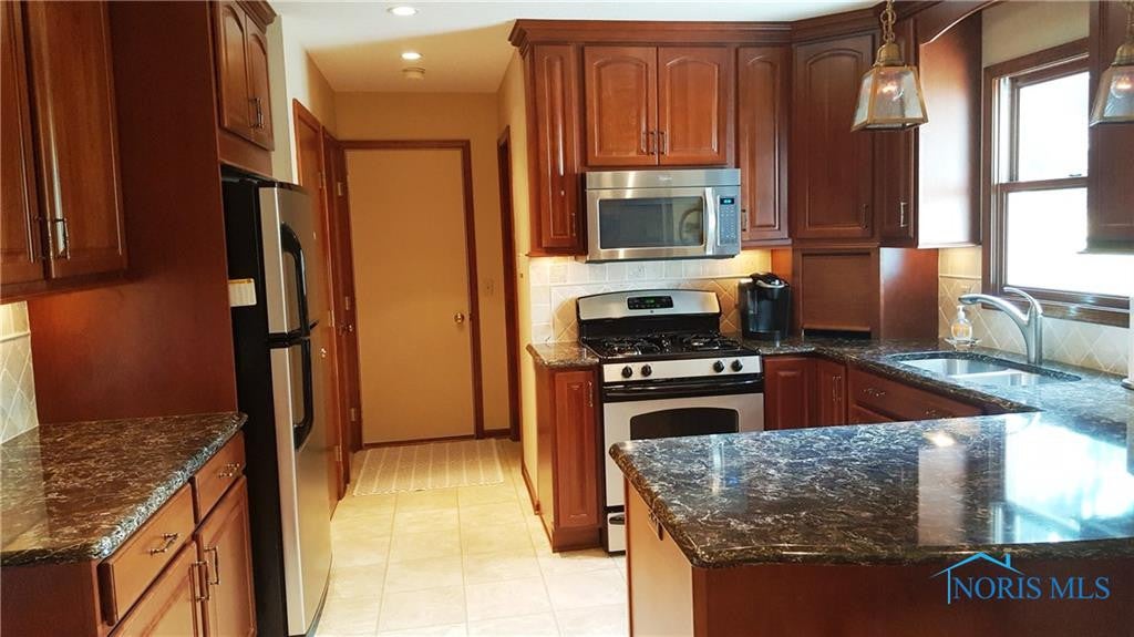 7967 Bittersweet Road Sylvania, OH 43560 - Photo 6 of 14 Gallery Image 6