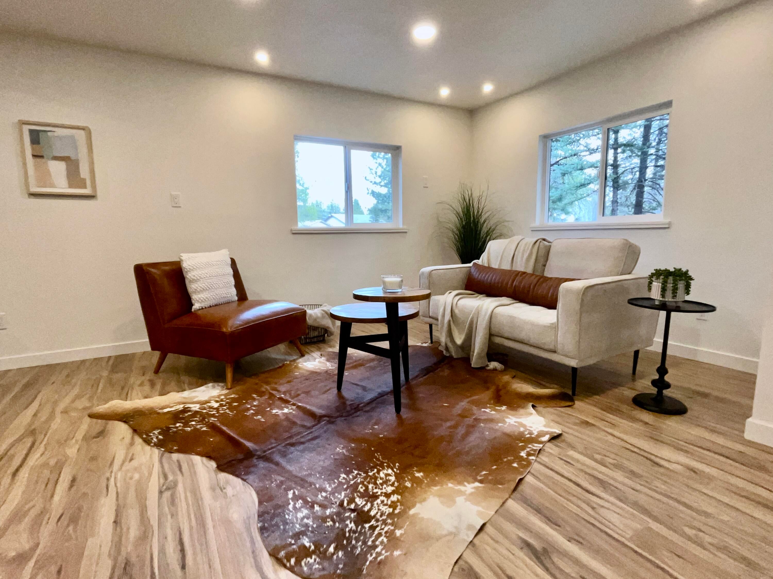 52577 River Pine Road La Pine, OR 97739 - Photo 5 of 25 River Pine Seating Area2
