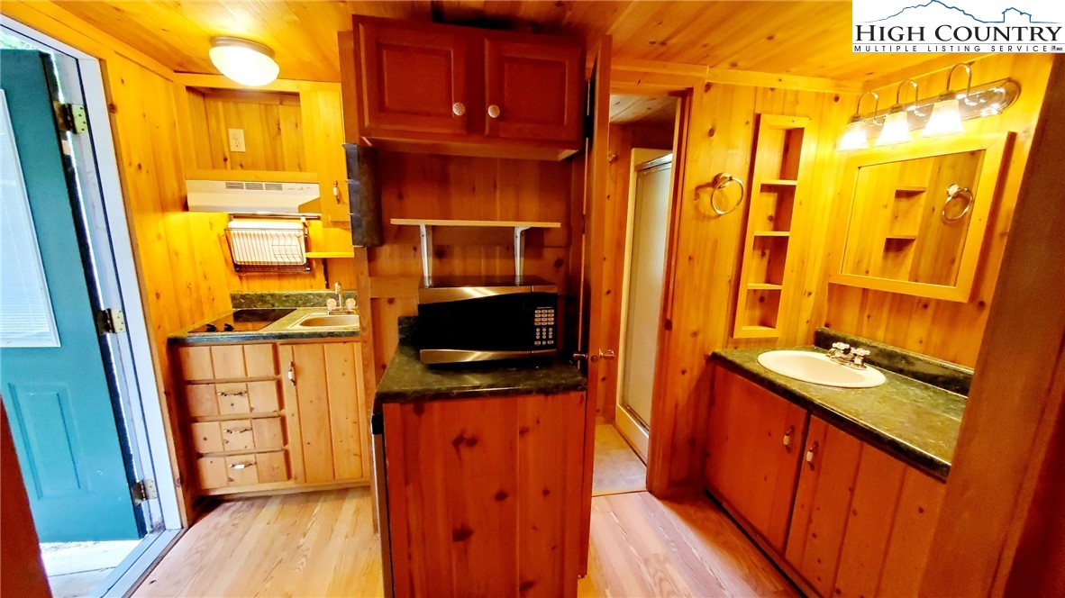 493 Rainbow Mountain Road Boone, NC 28607 - Photo 10 of 19 Gallery Image 10
