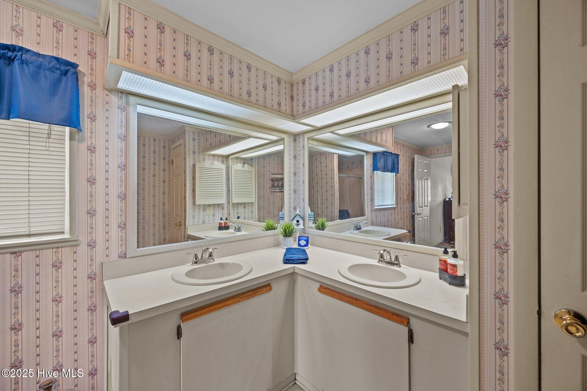 1032 Ball Road Washington, NC 27889 - Photo 39 of 50 MASTER BATHROOM