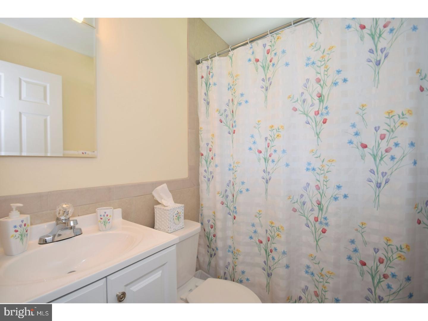 19 Quakeroak Road Levittown, PA 19057 - Photo 11 of 24 Gallery Image 11