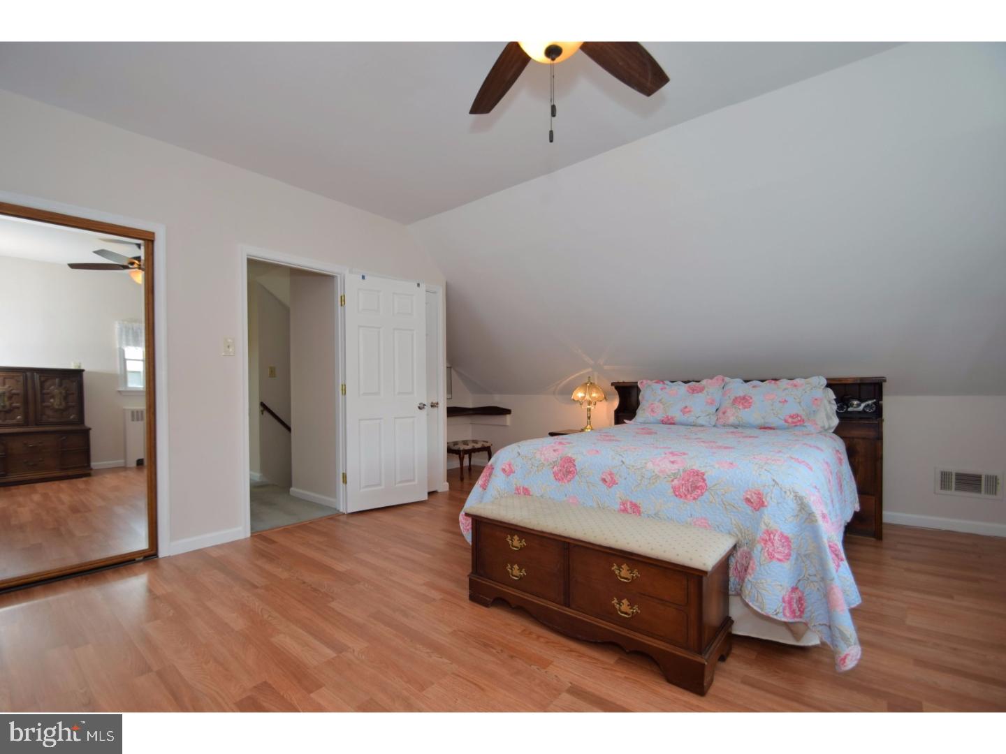 19 Quakeroak Road Levittown, PA 19057 - Photo 14 of 24 Gallery Image 14