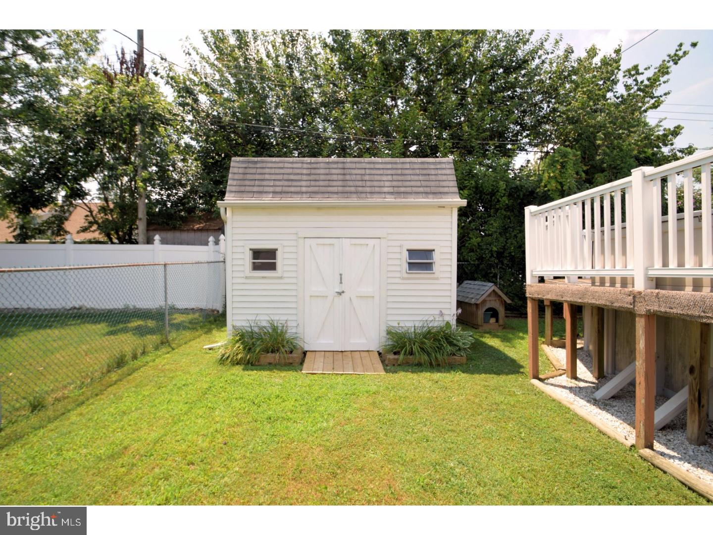 19 Quakeroak Road Levittown, PA 19057 - Photo 18 of 24 Gallery Image 18