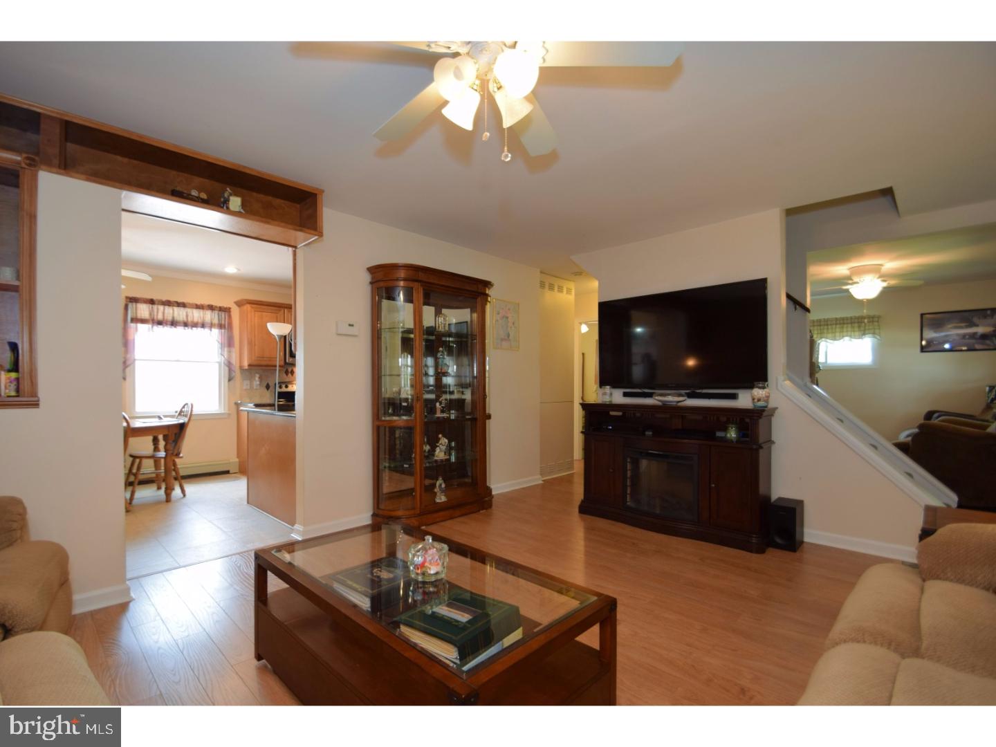 19 Quakeroak Road Levittown, PA 19057 - Photo 5 of 24 Gallery Image 5