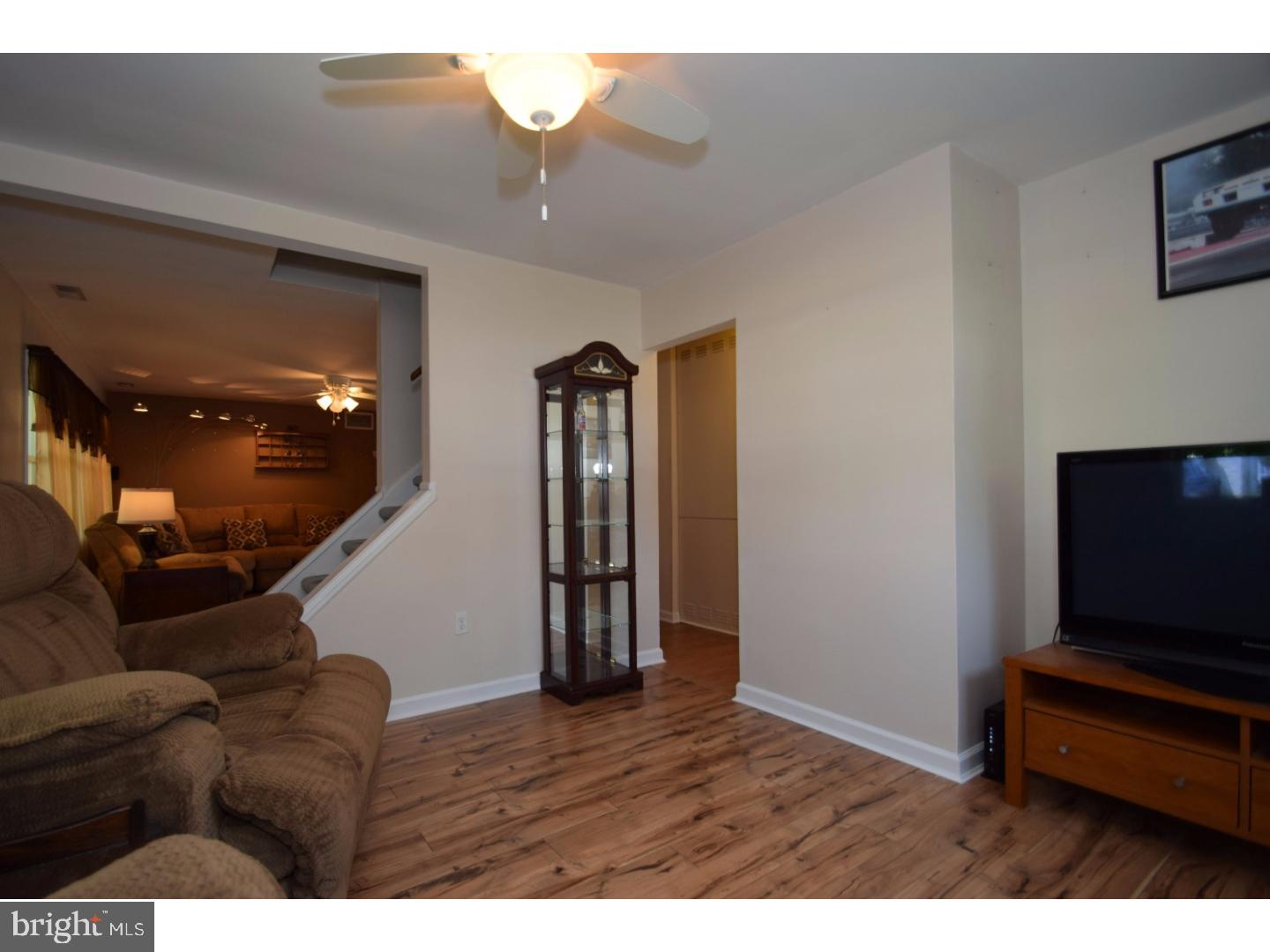 19 Quakeroak Road Levittown, PA 19057 - Photo 10 of 24 Gallery Image 10