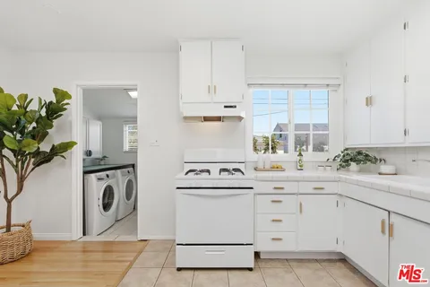 $1,275,000 | 8324 Barnsley Avenue, Los Angeles, CA 90045