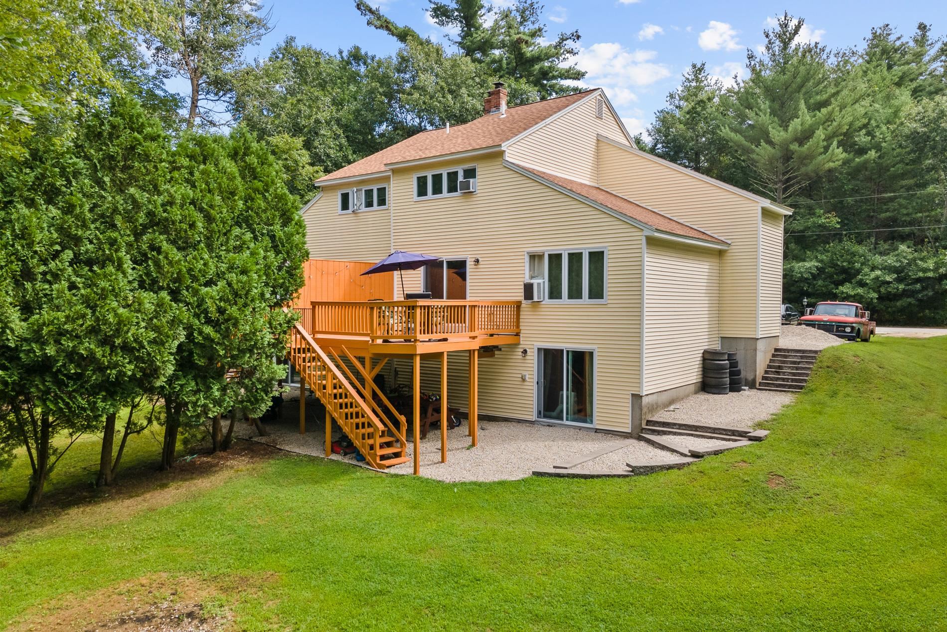 56 Ledge Road Hudson, NH 03051 - Photo 33 of 38 Gallery Image 33