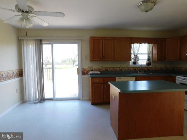 24820 Riverview Way Ridgely, MD 21660 - Photo 4 of 12 Dining Room
