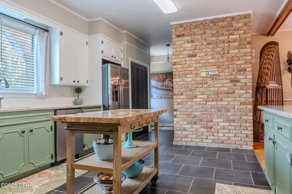 $525,000 | 1154 10th Avenue, Graceville, FL 32440