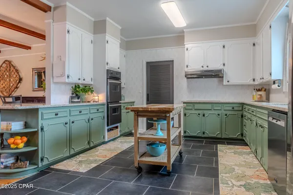 $525,000 | 1154 10th Avenue, Graceville, FL 32440
