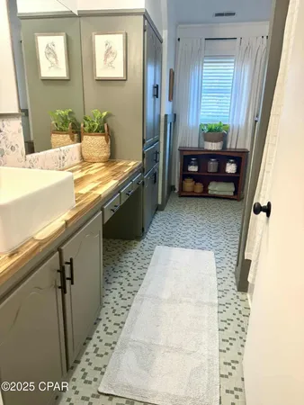 $525,000 | 1154 10th Avenue, Graceville, FL 32440