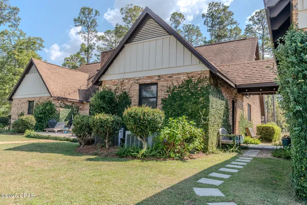 $525,000 | 1154 10th Avenue, Graceville, FL 32440