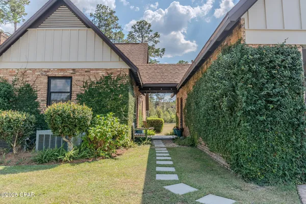 $525,000 | 1154 10th Avenue, Graceville, FL 32440