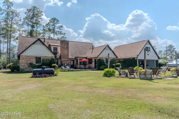 $525,000 | 1154 10th Avenue, Graceville, FL 32440