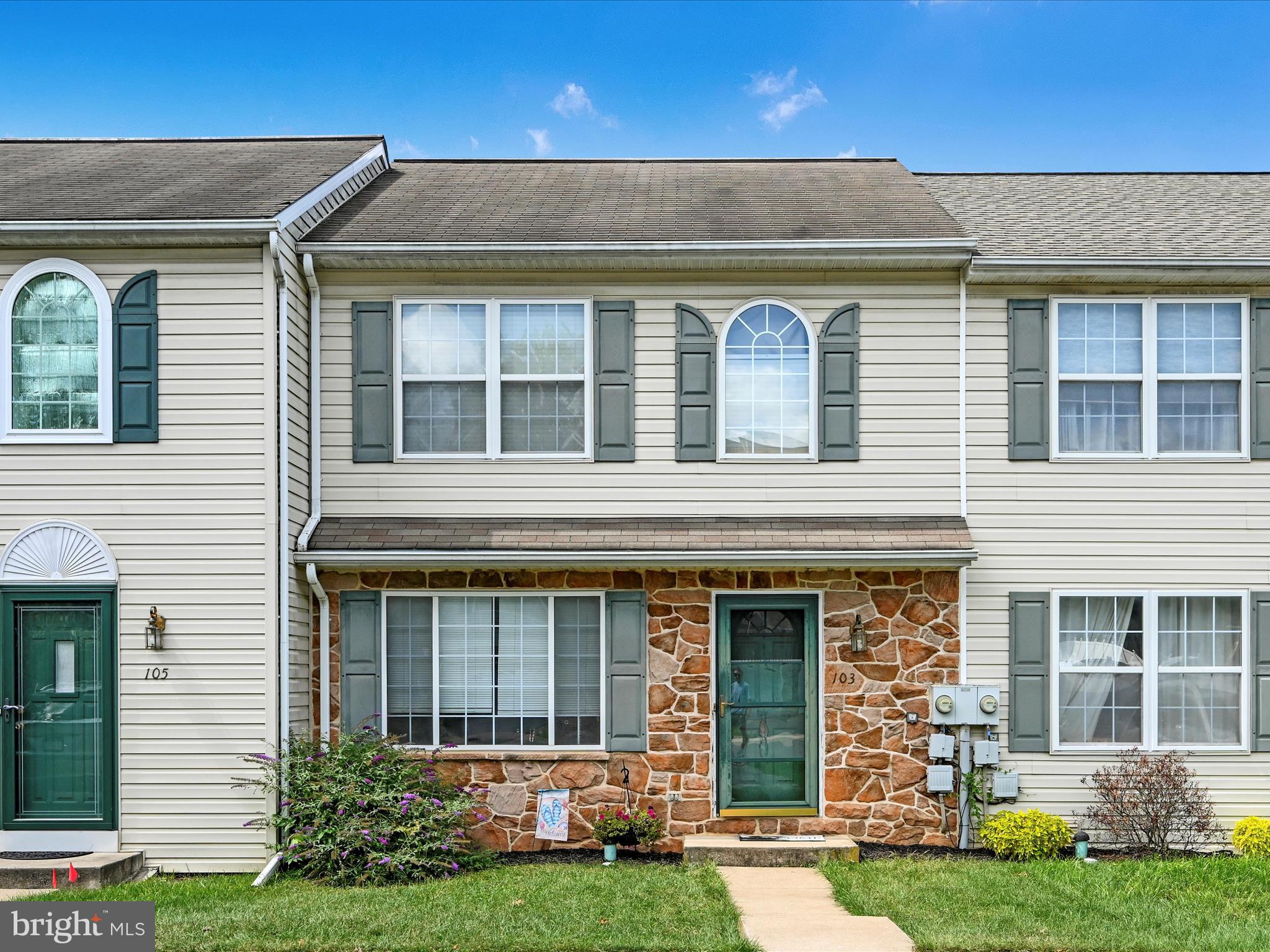 103 Riders Way Lebanon, PA 17042 - Photo 1 of 27 Front