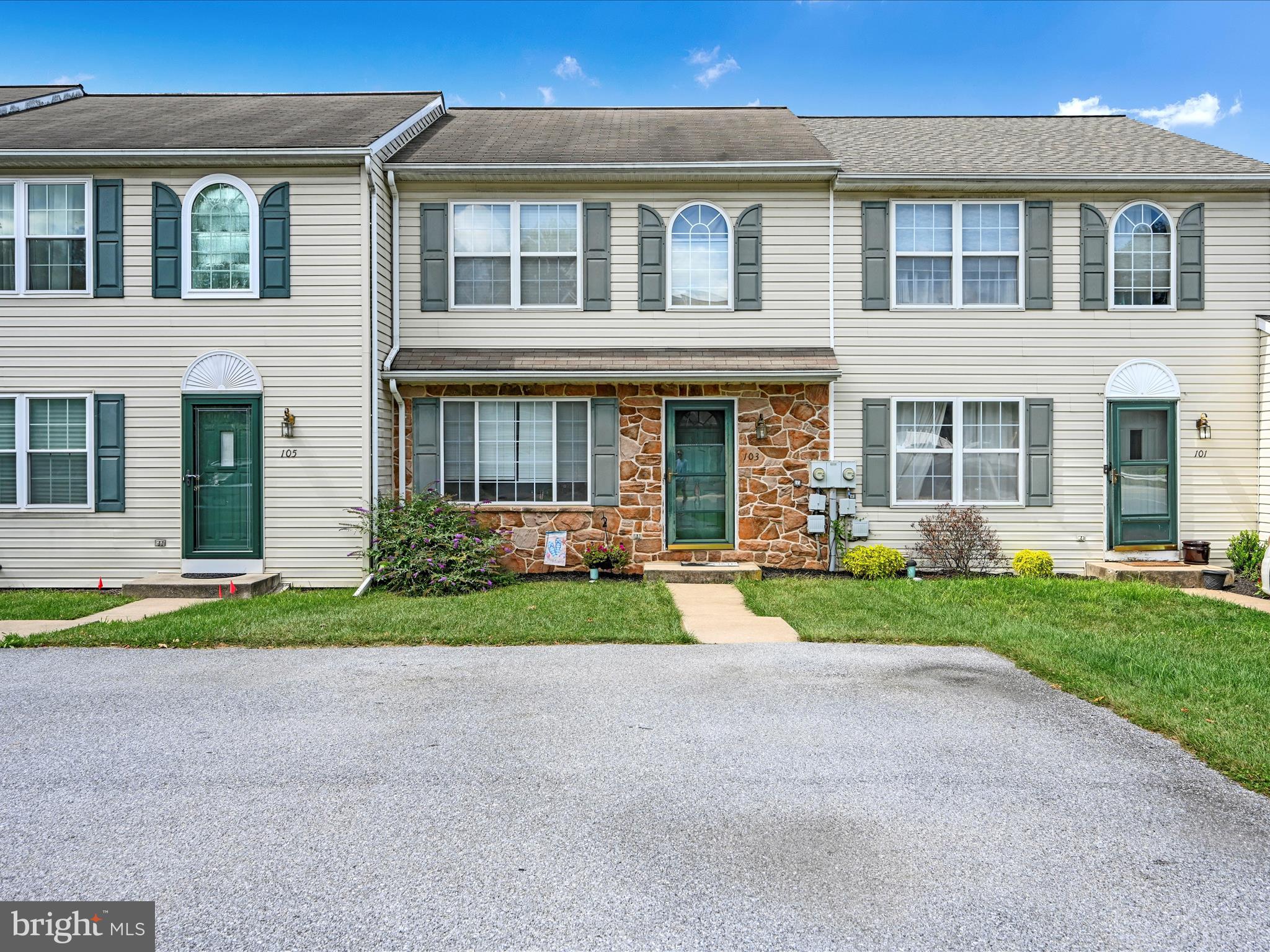 103 Riders Way Lebanon, PA 17042 - Photo 3 of 27 Front