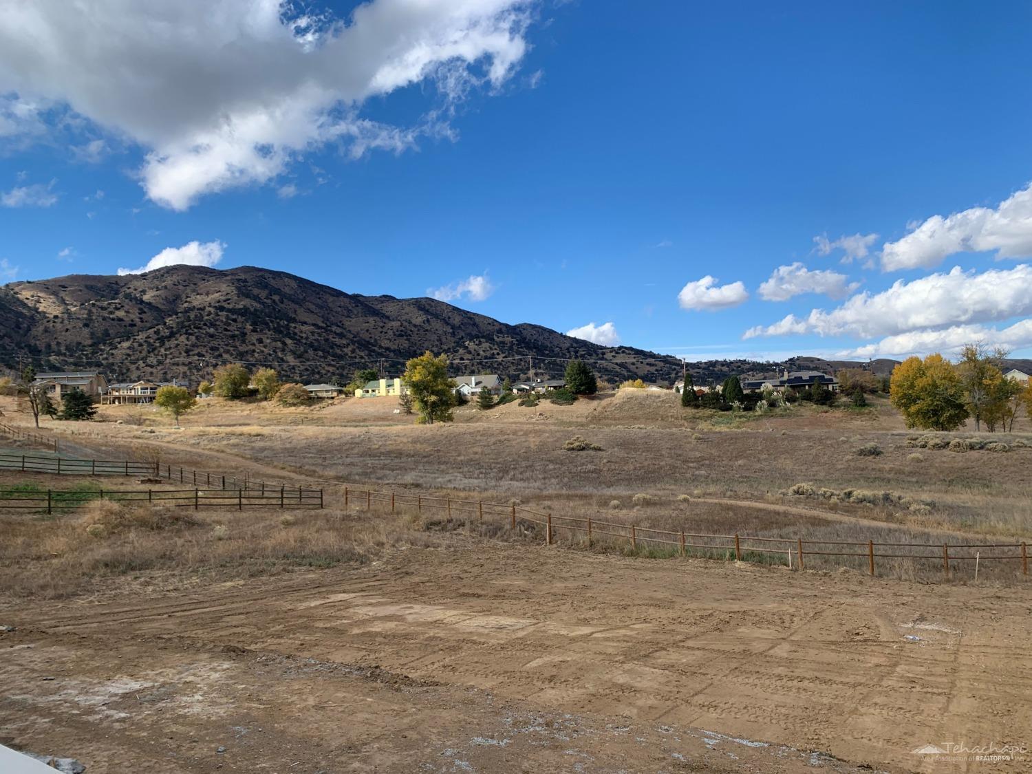 20901 Quail Springs Road Tehachapi, CA 93561 - Photo 27 of 28 Backyard
