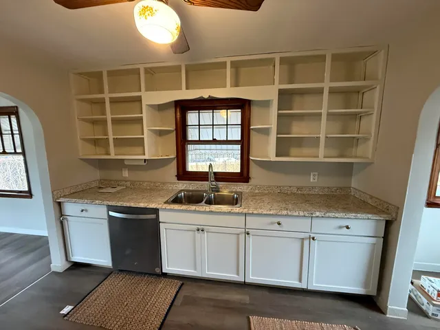 $259,900 | 99 Vander Veen Avenue, Holland, MI 49424