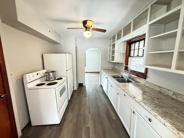 $259,900 | 99 Vander Veen Avenue, Holland, MI 49424