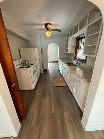 $259,900 | 99 Vander Veen Avenue, Holland, MI 49424