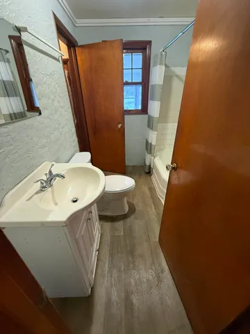 $259,900 | 99 Vander Veen Avenue, Holland, MI 49424