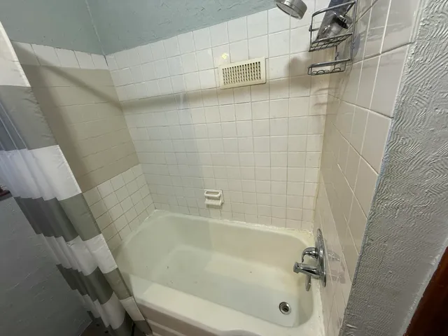 $259,900 | 99 Vander Veen Avenue, Holland, MI 49424