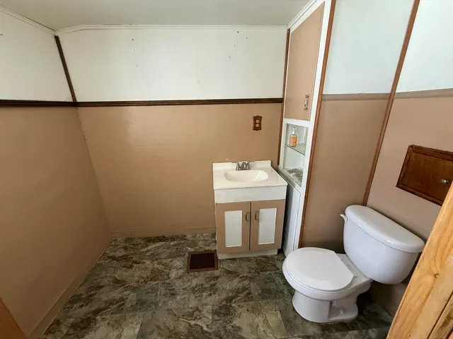 $259,900 | 99 Vander Veen Avenue, Holland, MI 49424