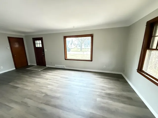 $259,900 | 99 Vander Veen Avenue, Holland, MI 49424