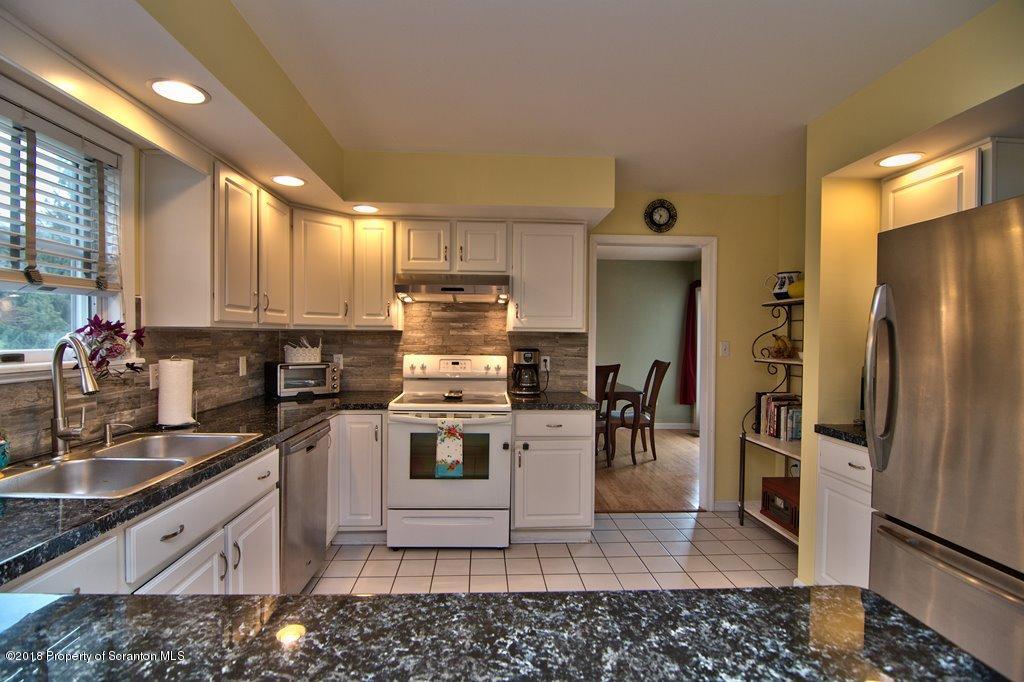 102 Rabbit Run Clarks Summit, PA 18411 - Photo 4 of 48 Gallery Image 4