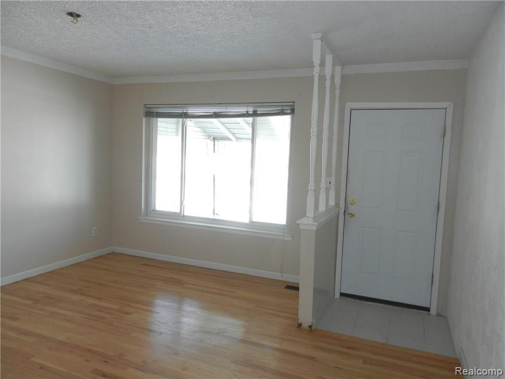 35523 Kelly Road Clinton Township, MI 48035 - Photo 3 of 10