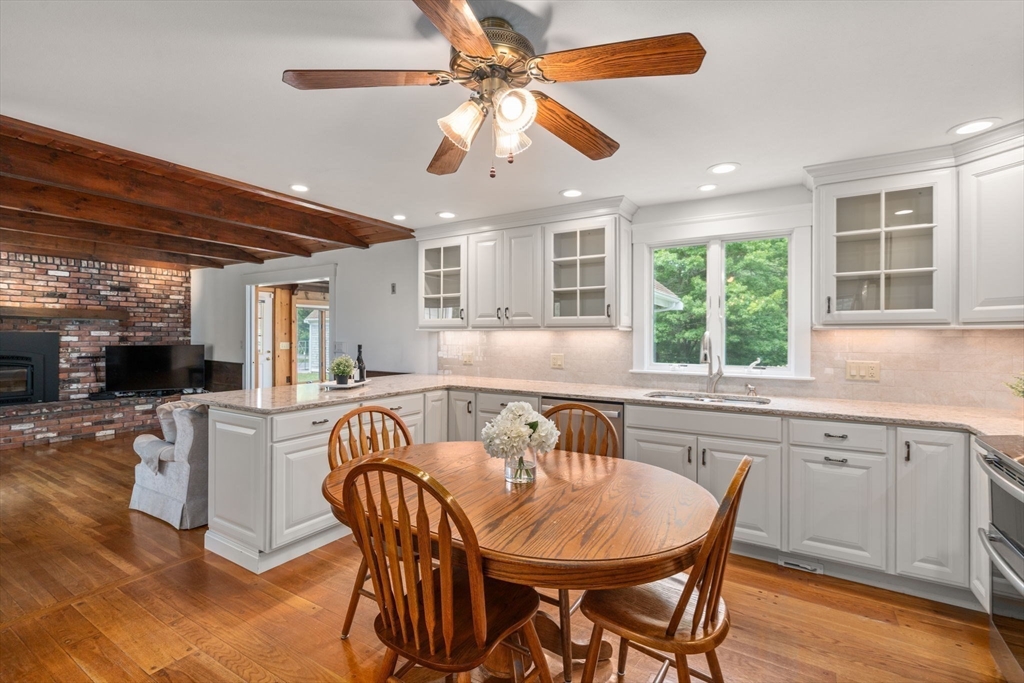 468 Delano Road Marion, MA 02738 - Photo 11 of 42