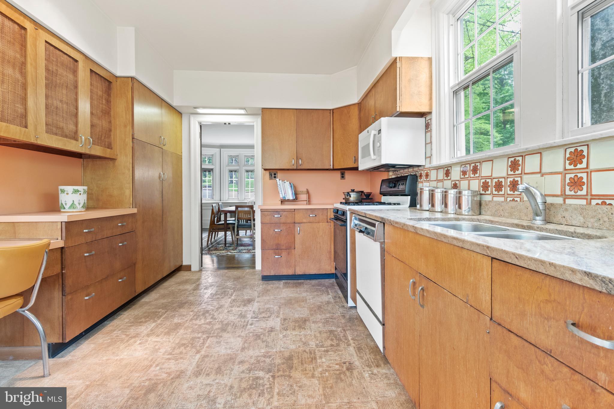 141 Hewett Road Wyncote, PA 19095 - Photo 13 of 41