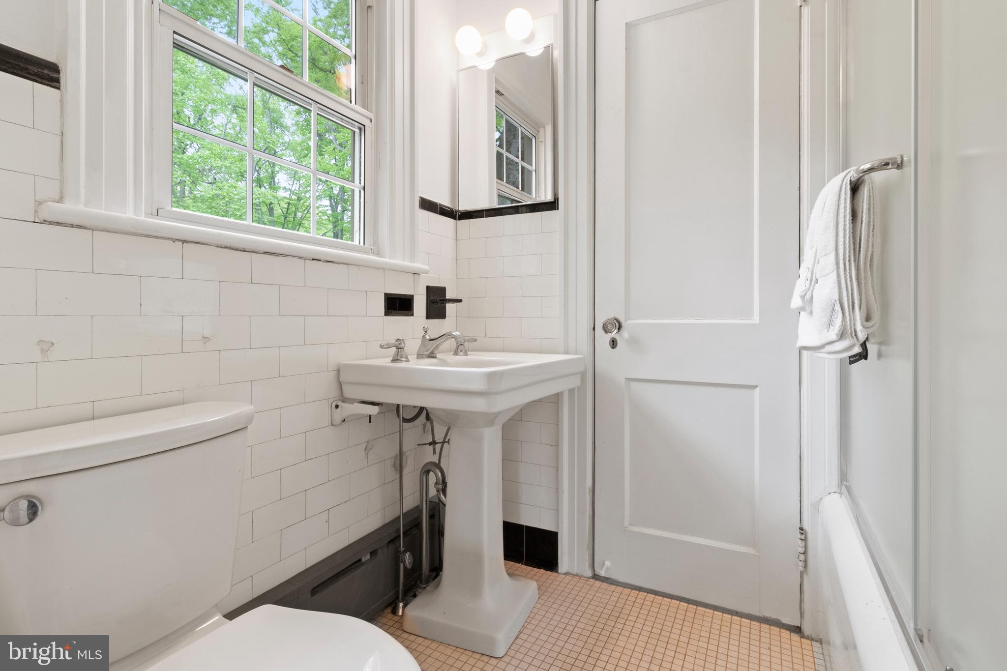 141 Hewett Road Wyncote, PA 19095 - Photo 23 of 41