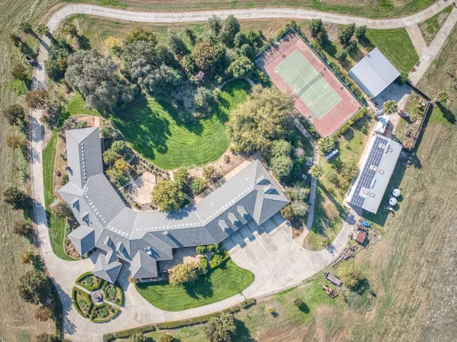 $12,835,500 | 4715 East Copper Avenue, Clovis, CA 93619