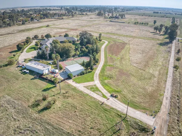 $11,400,000 | 4715 East Copper Avenue, Clovis, CA 93619