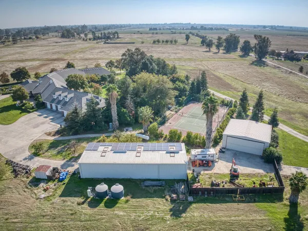 $11,400,000 | 4715 East Copper Avenue, Clovis, CA 93619