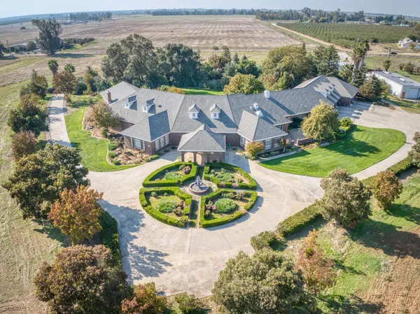 $11,400,000 | 4715 East Copper Avenue, Clovis, CA 93619