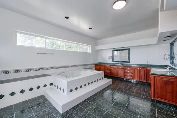 $11,400,000 | 4715 East Copper Avenue, Clovis, CA 93619