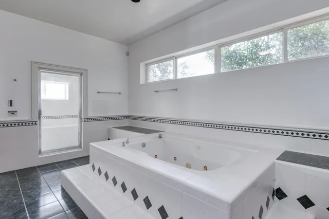 $12,835,500 | 4715 East Copper Avenue, Clovis, CA 93619