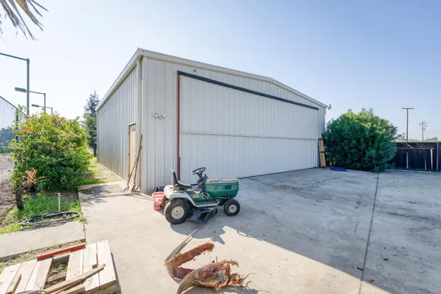 $12,835,500 | 4715 East Copper Avenue, Clovis, CA 93619