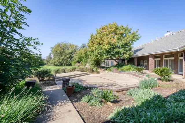 $12,835,500 | 4715 East Copper Avenue, Clovis, CA 93619