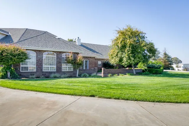 $12,835,500 | 4715 East Copper Avenue, Clovis, CA 93619