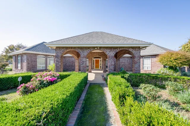 $12,835,500 | 4715 East Copper Avenue, Clovis, CA 93619