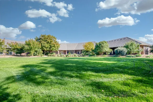 $12,835,500 | 4715 East Copper Avenue, Clovis, CA 93619