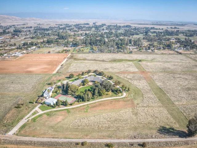 $12,835,500 | 4715 East Copper Avenue, Clovis, CA 93619