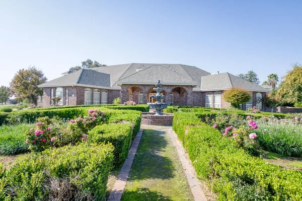 $11,400,000 | 4715 East Copper Avenue, Clovis, CA 93619