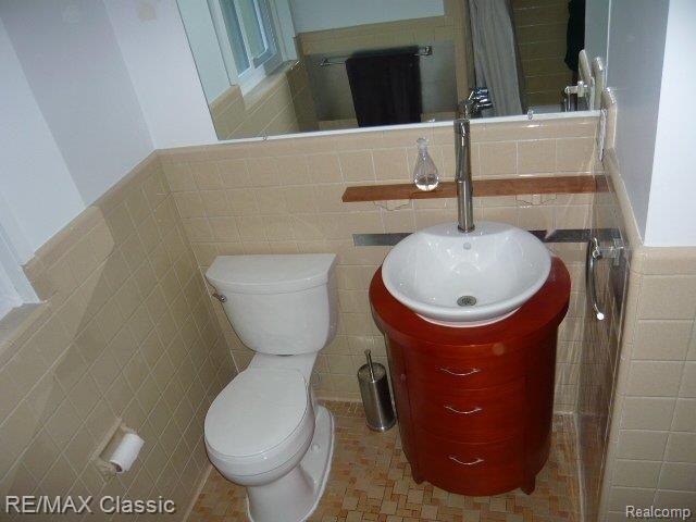 MAIN BATH