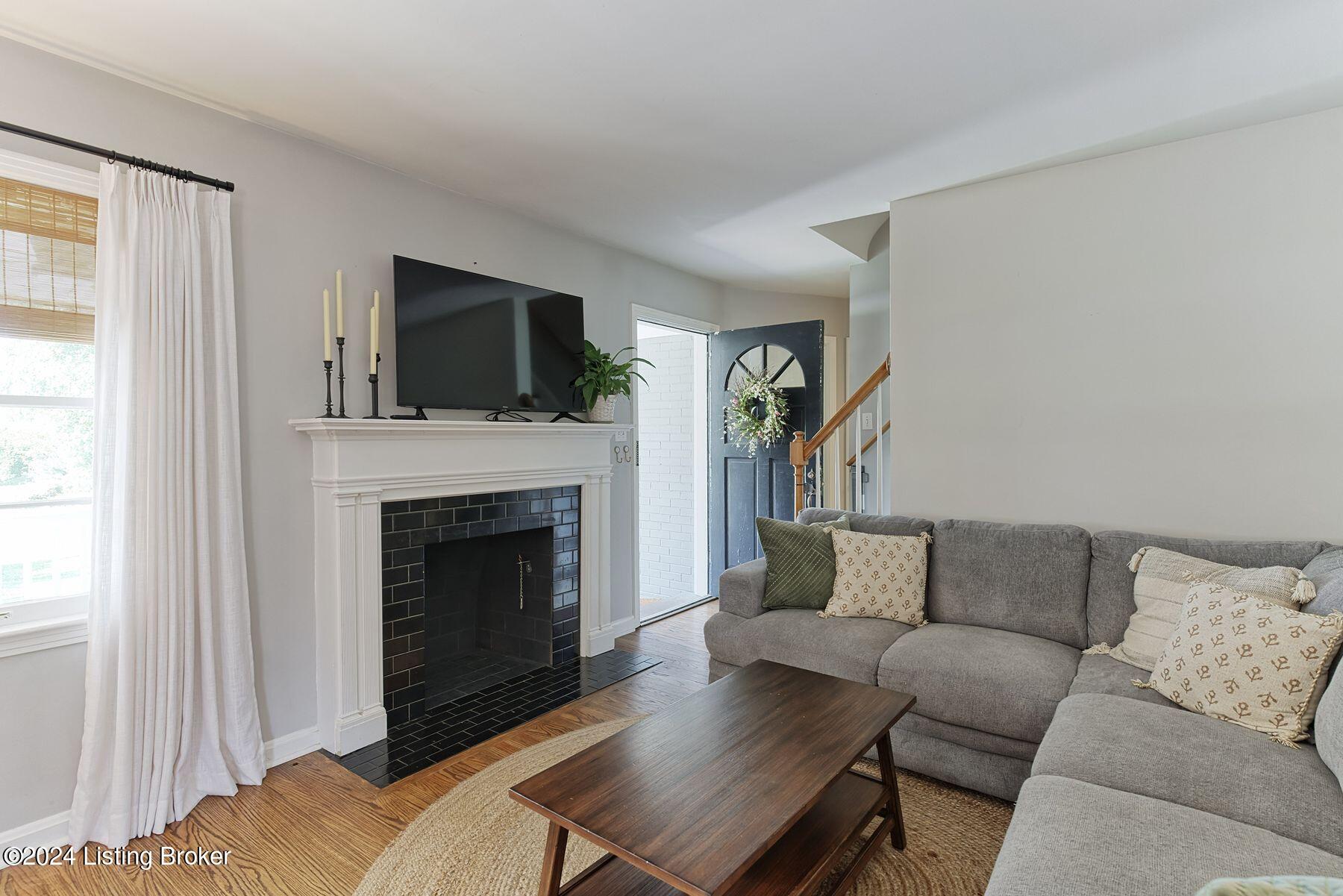 4418 Blenheim Road Louisville, KY 40207 - Photo 6 of 33 photo_online_006